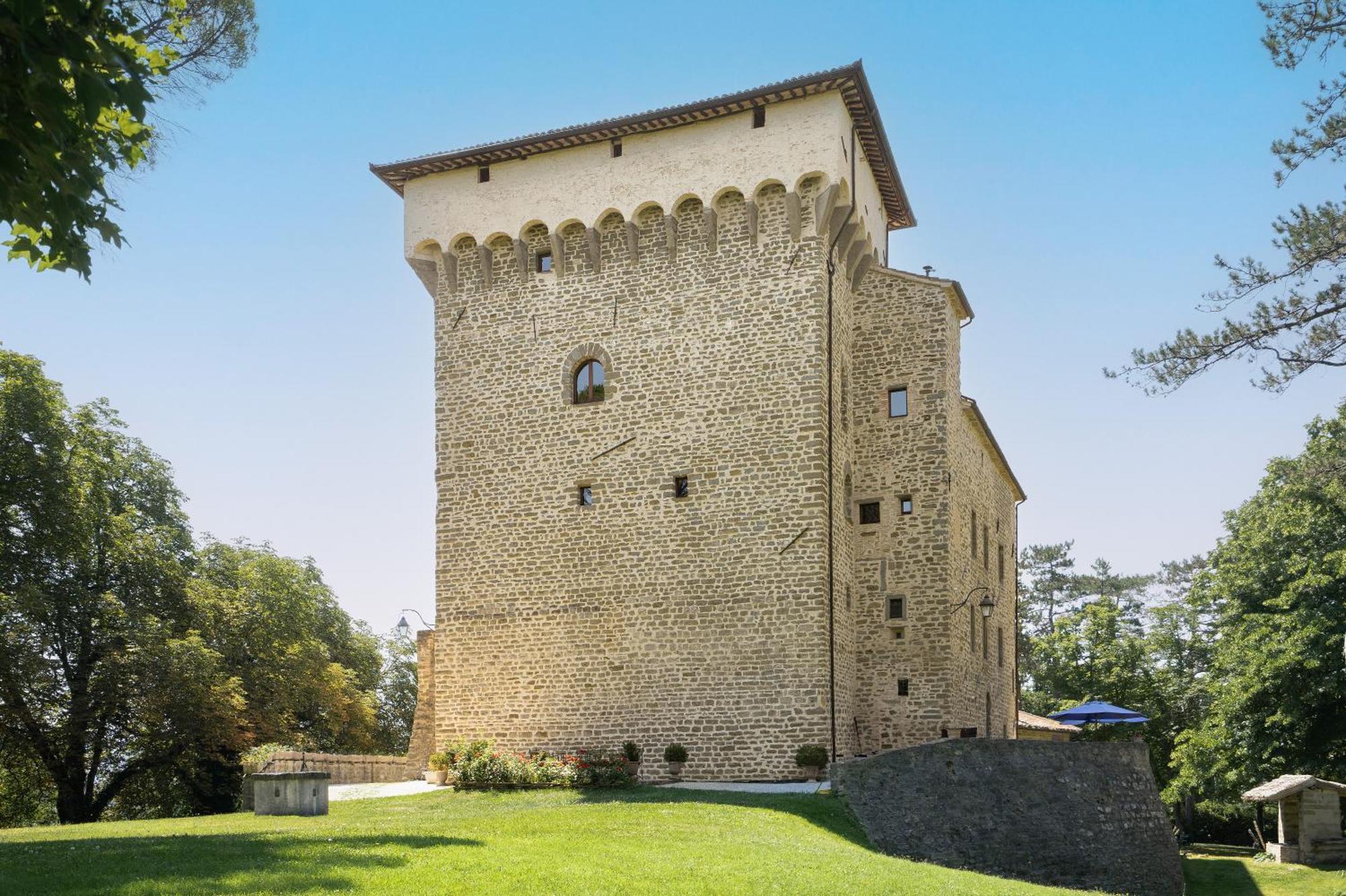 Castello Di Magrano Villa Gubbio Bagian luar foto