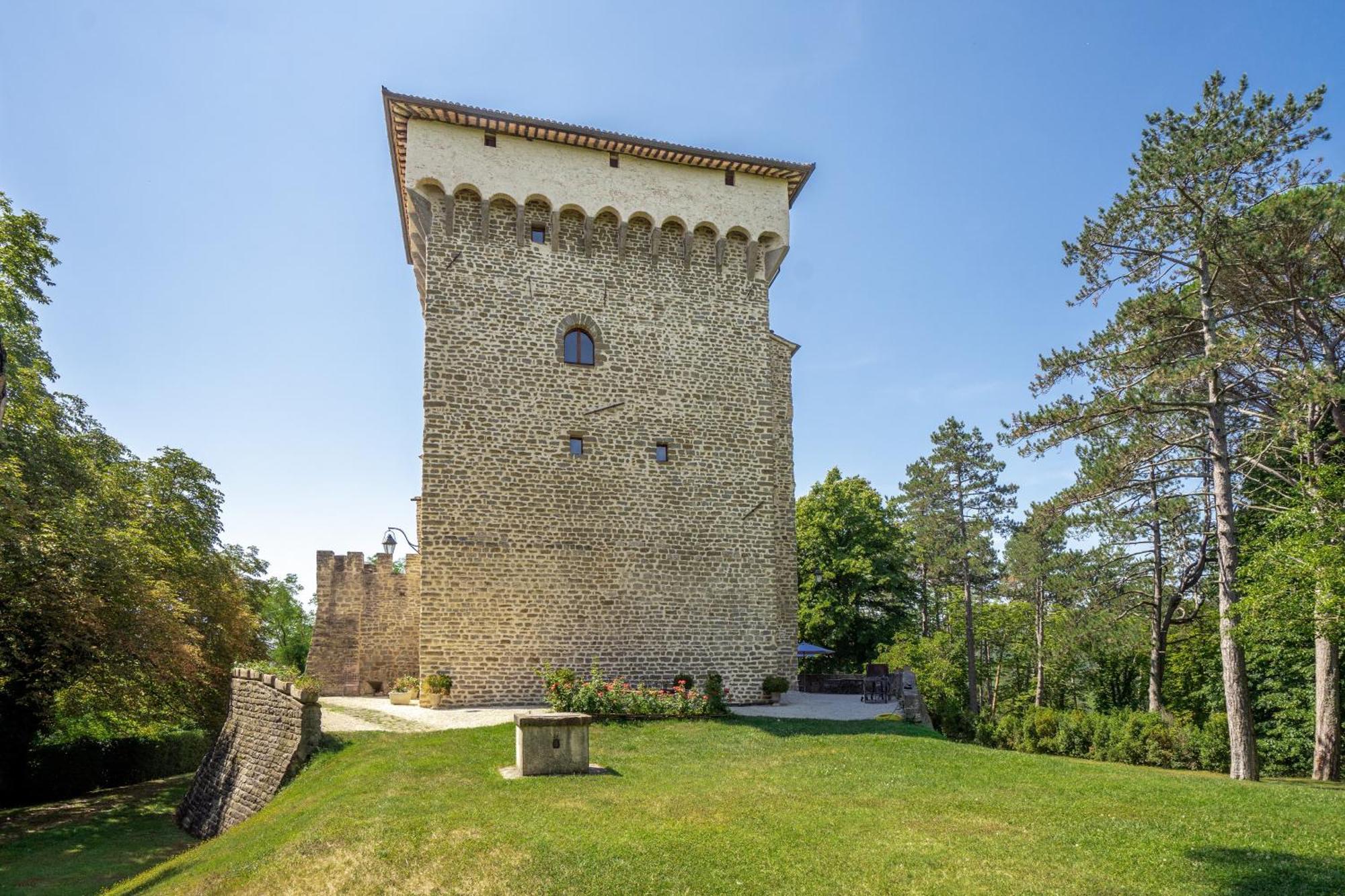 Castello Di Magrano Villa Gubbio Bagian luar foto